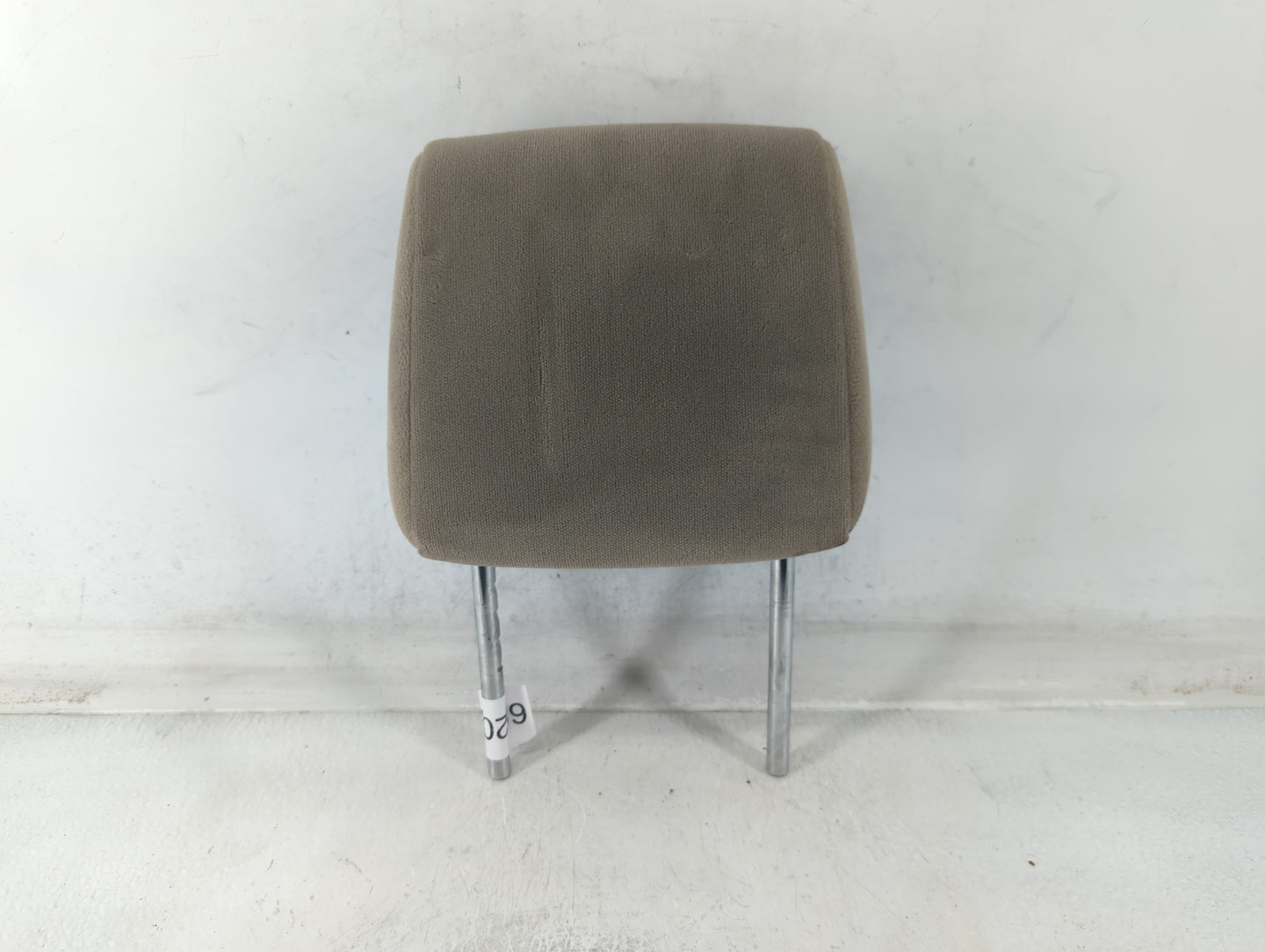 2004 Toyota Sienna Headrest Head Rest Rear Center Seat Fits OEM Used Auto Parts - Oemusedautoparts1.com