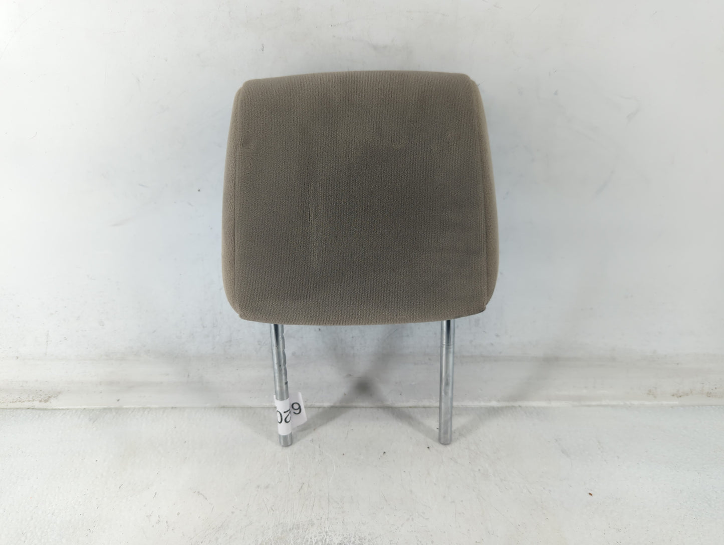 2004 Toyota Sienna Headrest Head Rest Rear Center Seat Fits OEM Used Auto Parts - Oemusedautoparts1.com