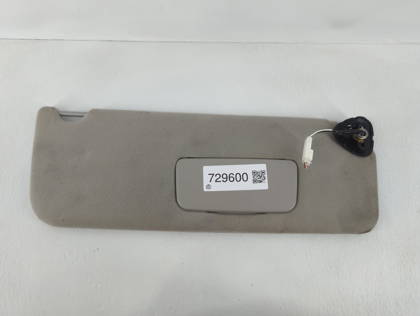 2004 Toyota Sienna Sun Visor Shade Replacement Driver Left Mirror Fits OEM Used Auto Parts - Oemusedautoparts1.com