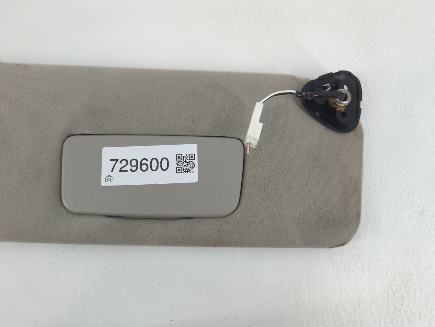 2004 Toyota Sienna Sun Visor Shade Replacement Driver Left Mirror Fits OEM Used Auto Parts - Oemusedautoparts1.com