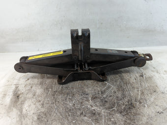 compare product 2004 Toyota Sienna Spare Scissor Car Jack 834032