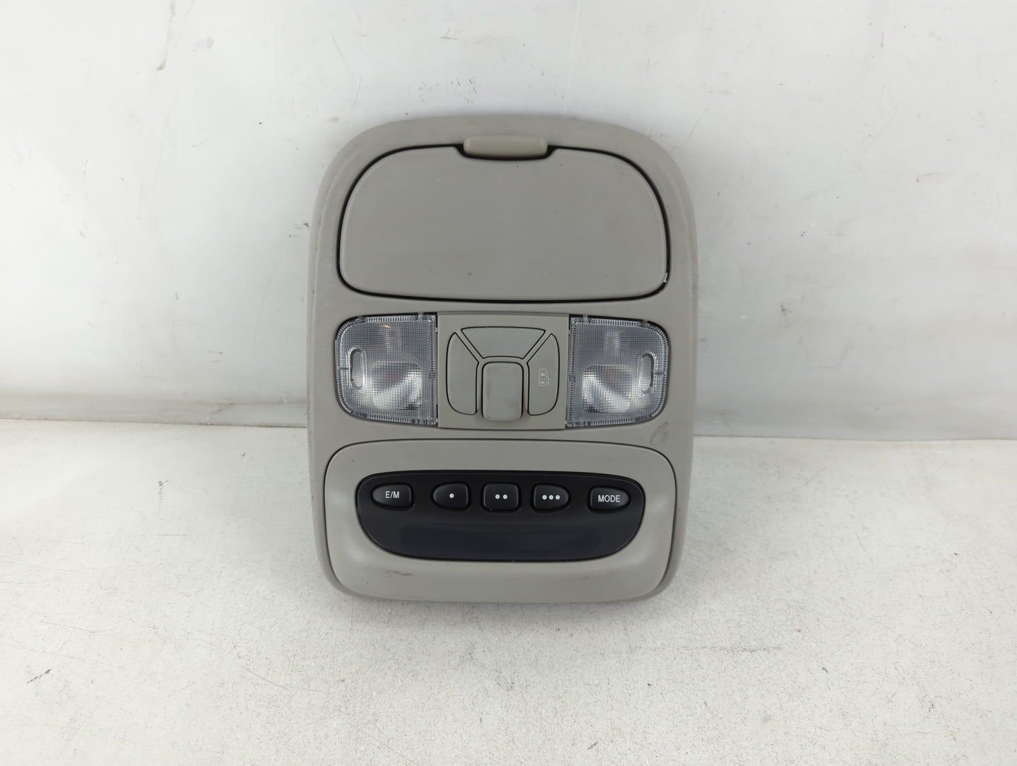2004-2005 Toyota Sienna Overhead Roof Console Interior Dome Light - Oemusedautoparts1.com
