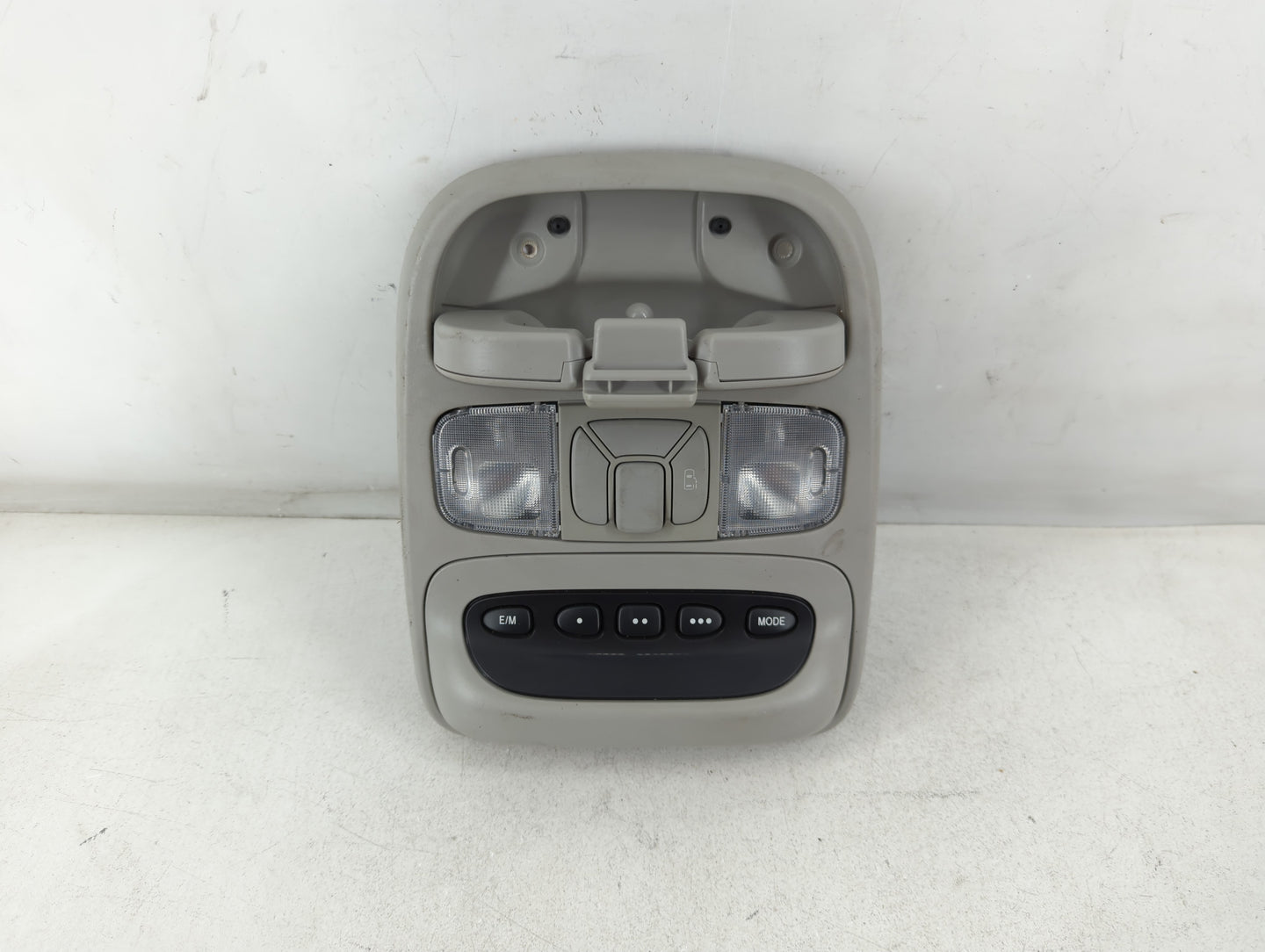 2004-2005 Toyota Sienna Overhead Roof Console Interior Dome Light - Oemusedautoparts1.com