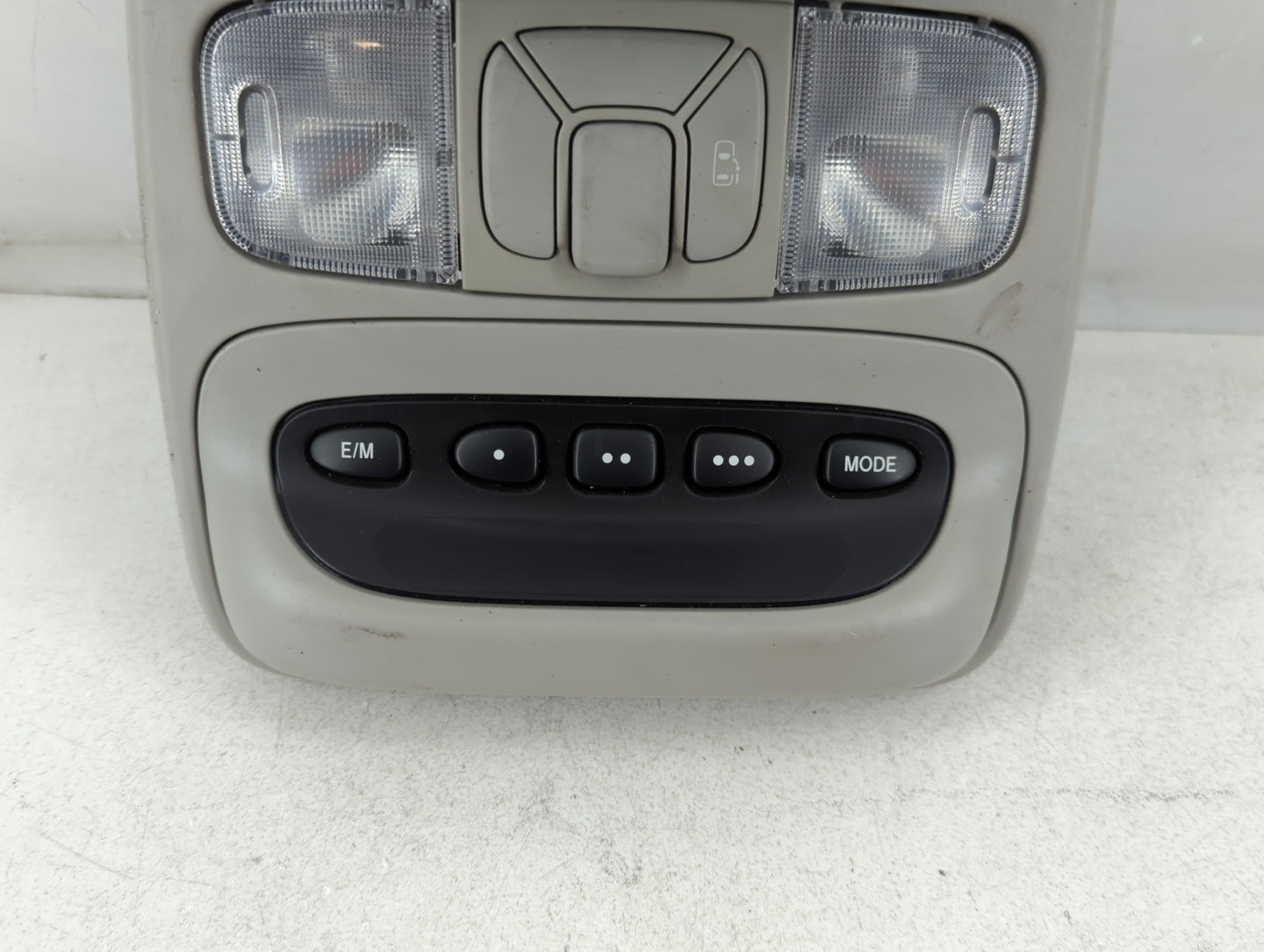2004-2005 Toyota Sienna Overhead Roof Console Interior Dome Light - Oemusedautoparts1.com