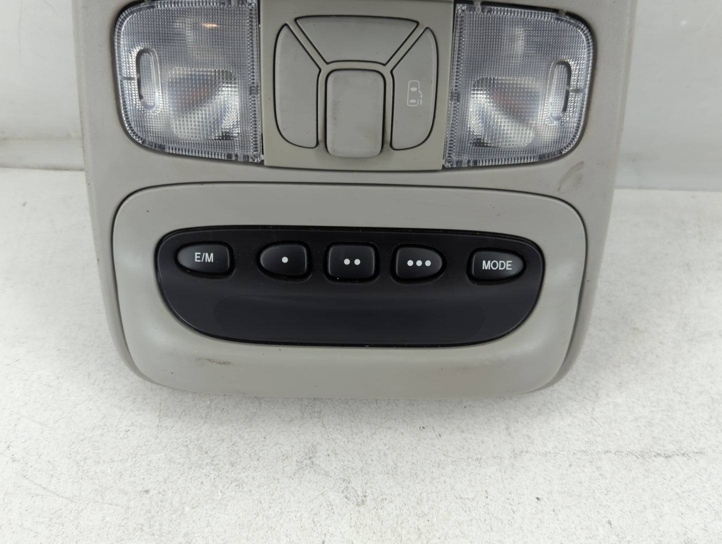 2004-2005 Toyota Sienna Overhead Roof Console Interior Dome Light - Oemusedautoparts1.com