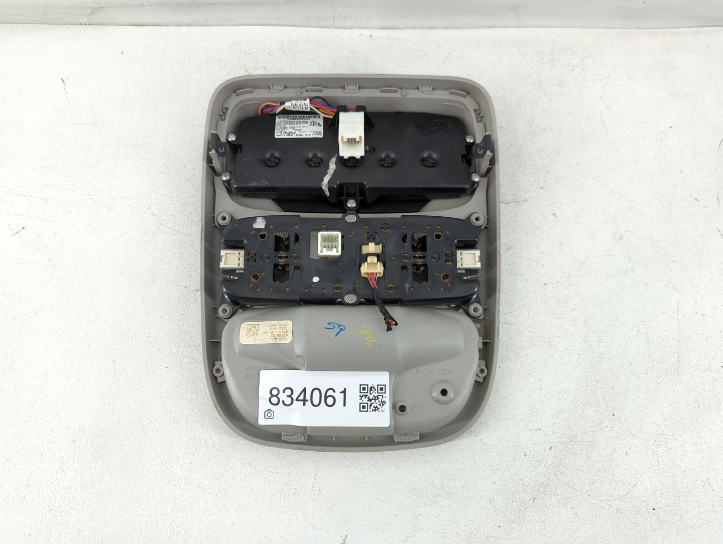 2004-2005 Toyota Sienna Overhead Roof Console Interior Dome Light - Oemusedautoparts1.com
