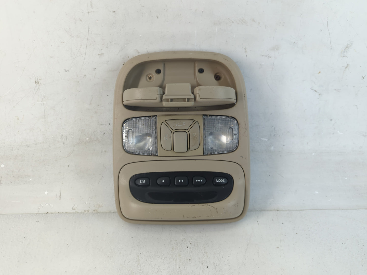 2004 Toyota Sienna Overhead Roof Console Interior Dome Light - Oemusedautoparts1.com