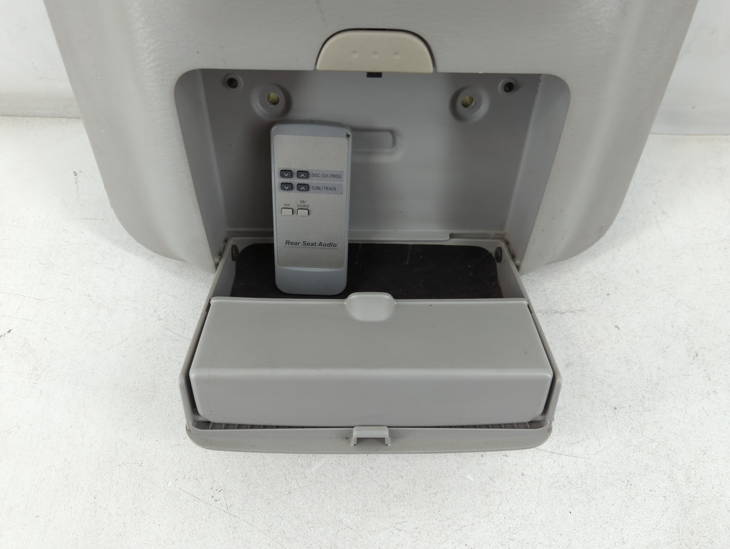 2004 Toyota Sienna Overhead Roof Console - Oemusedautoparts1.com