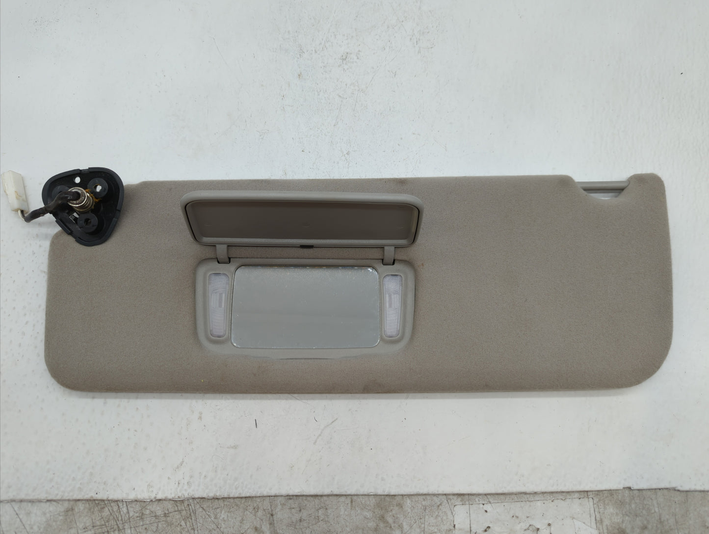 2004 Toyota Sienna Sun Visor Shade Replacement Passenger Right Mirror Fits OEM Used Auto Parts - Oemusedautoparts1.com