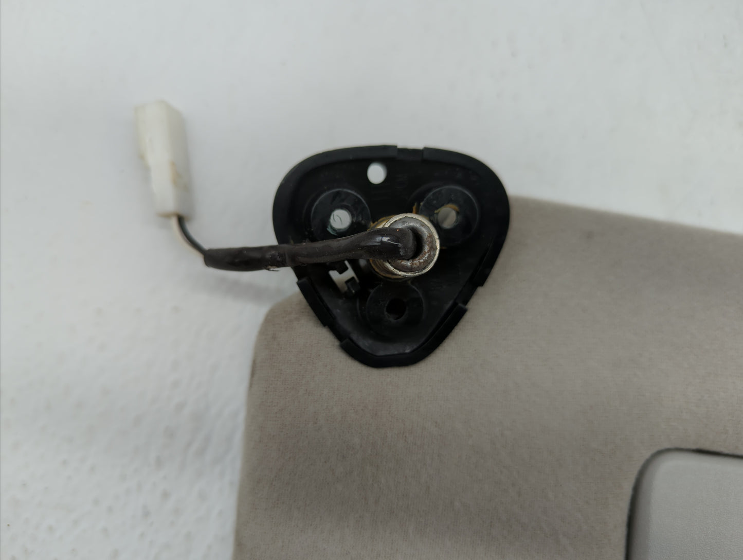 2004 Toyota Sienna Sun Visor Shade Replacement Passenger Right Mirror Fits OEM Used Auto Parts - Oemusedautoparts1.com