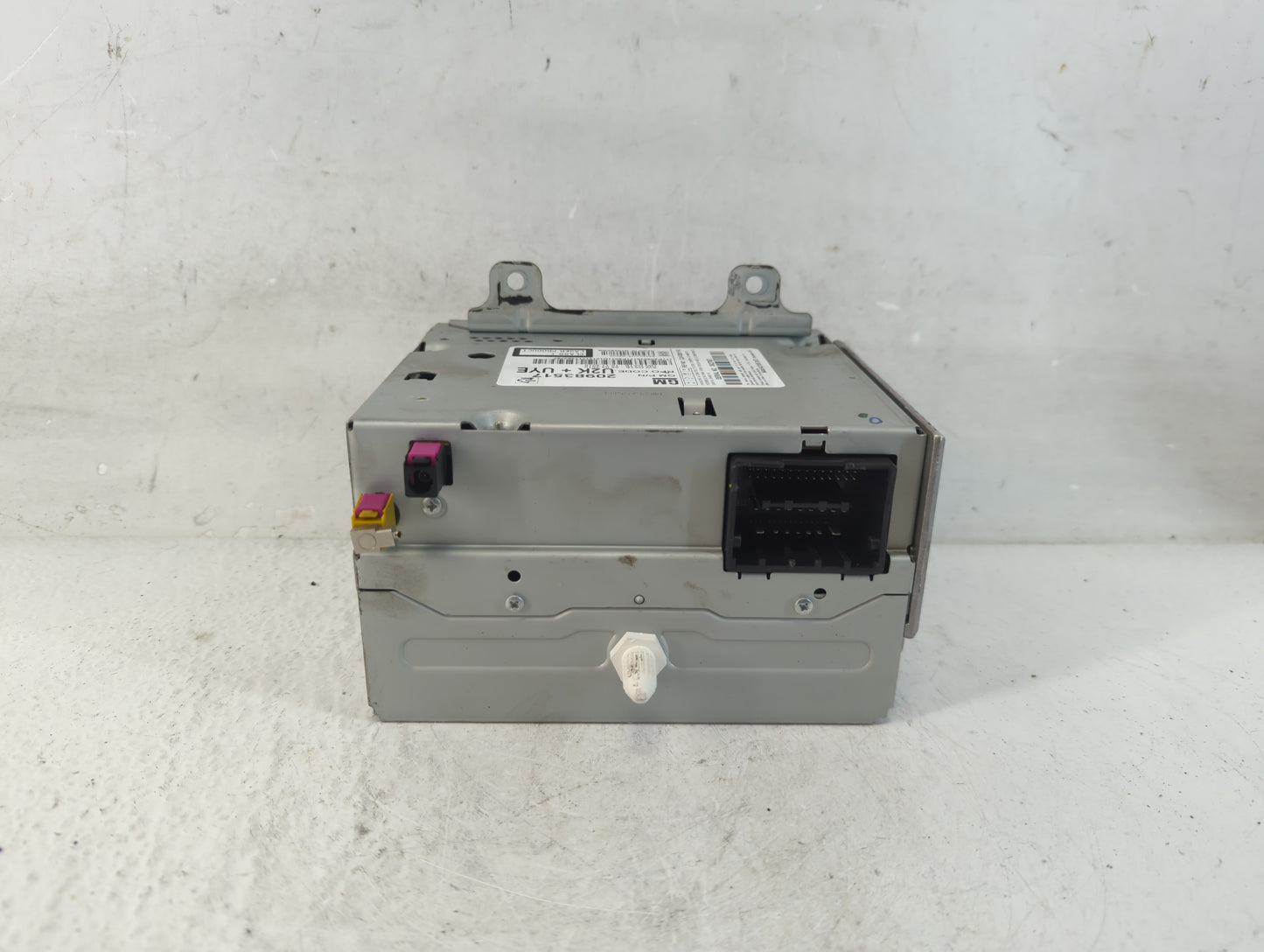 2004-2006 Toyota Solara Radio AM FM Cd Player Receiver Replacement P/N:20983517 Fits Fits 2004 2005 2006 OEM Used Auto Parts