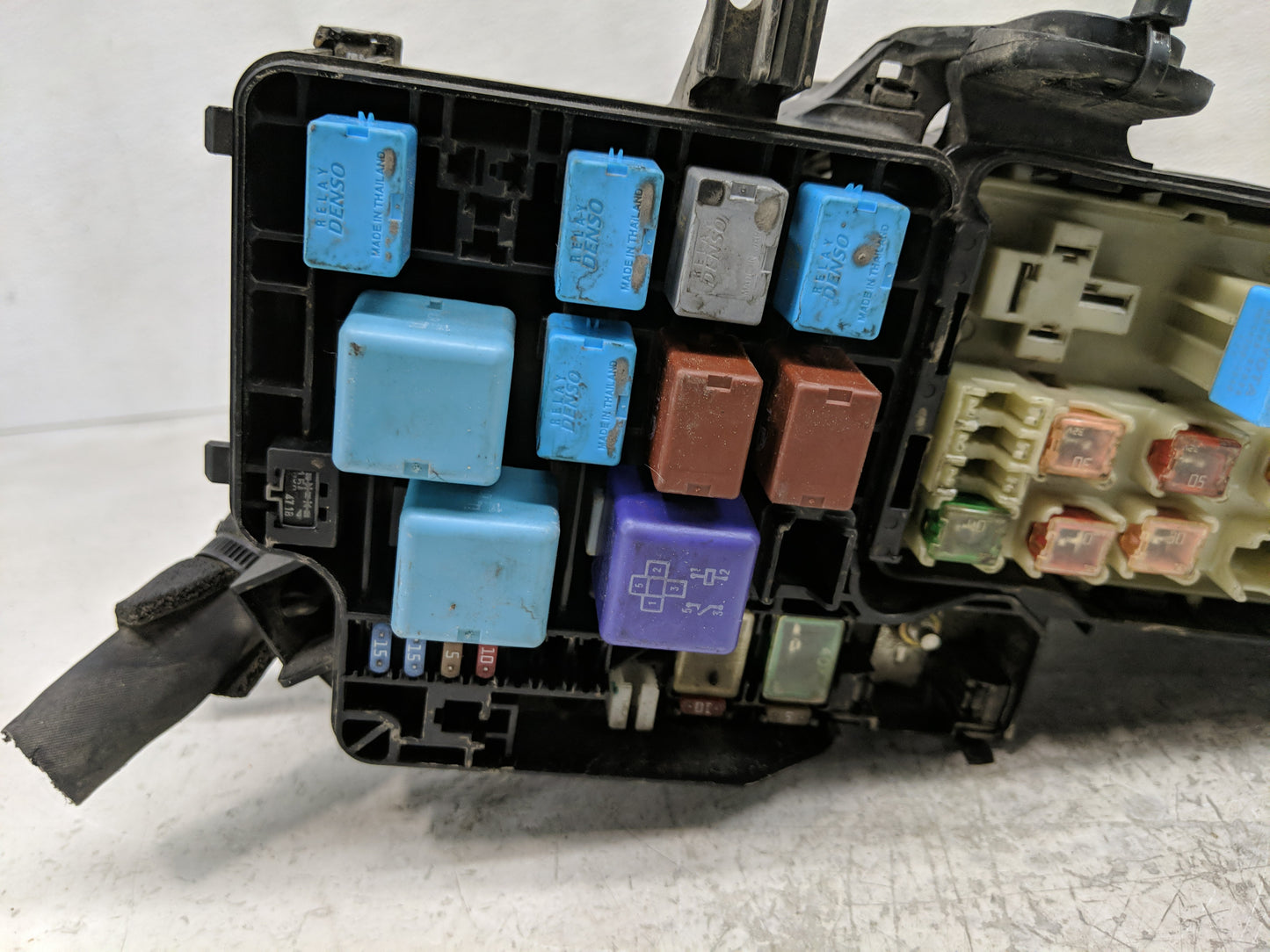 2004-2006 Toyota Solara Fusebox Fuse Box Panel Relay Module P/N:1104042 Fits Fits 2004 2005 2006 OEM Used Auto Parts - Oemus