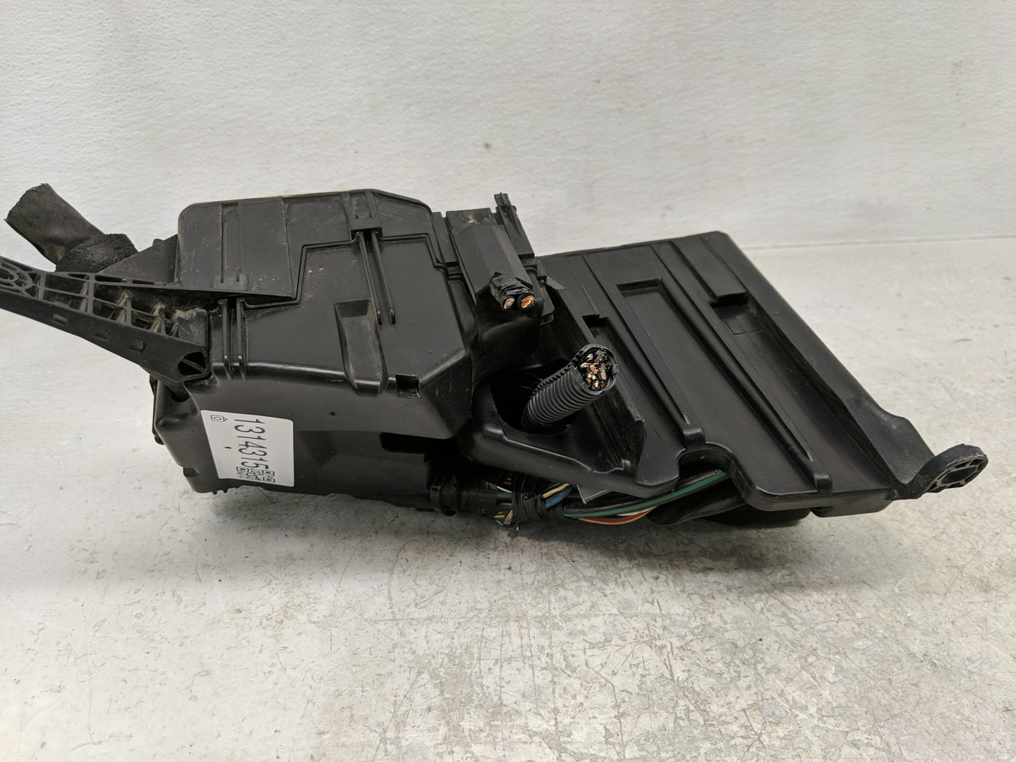 2004-2006 Toyota Solara Fusebox Fuse Box Panel Relay Module P/N:1104042 Fits Fits 2004 2005 2006 OEM Used Auto Parts - Oemus