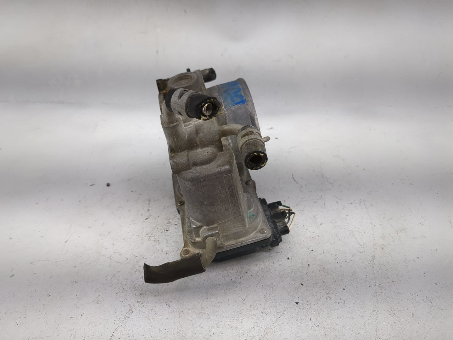 2004-2006 Toyota Solara Throttle Body P/N:22030-0H020 Fits Fits 2004 2005 2006 2007 OEM Used Auto Parts - Oemusedautoparts1.