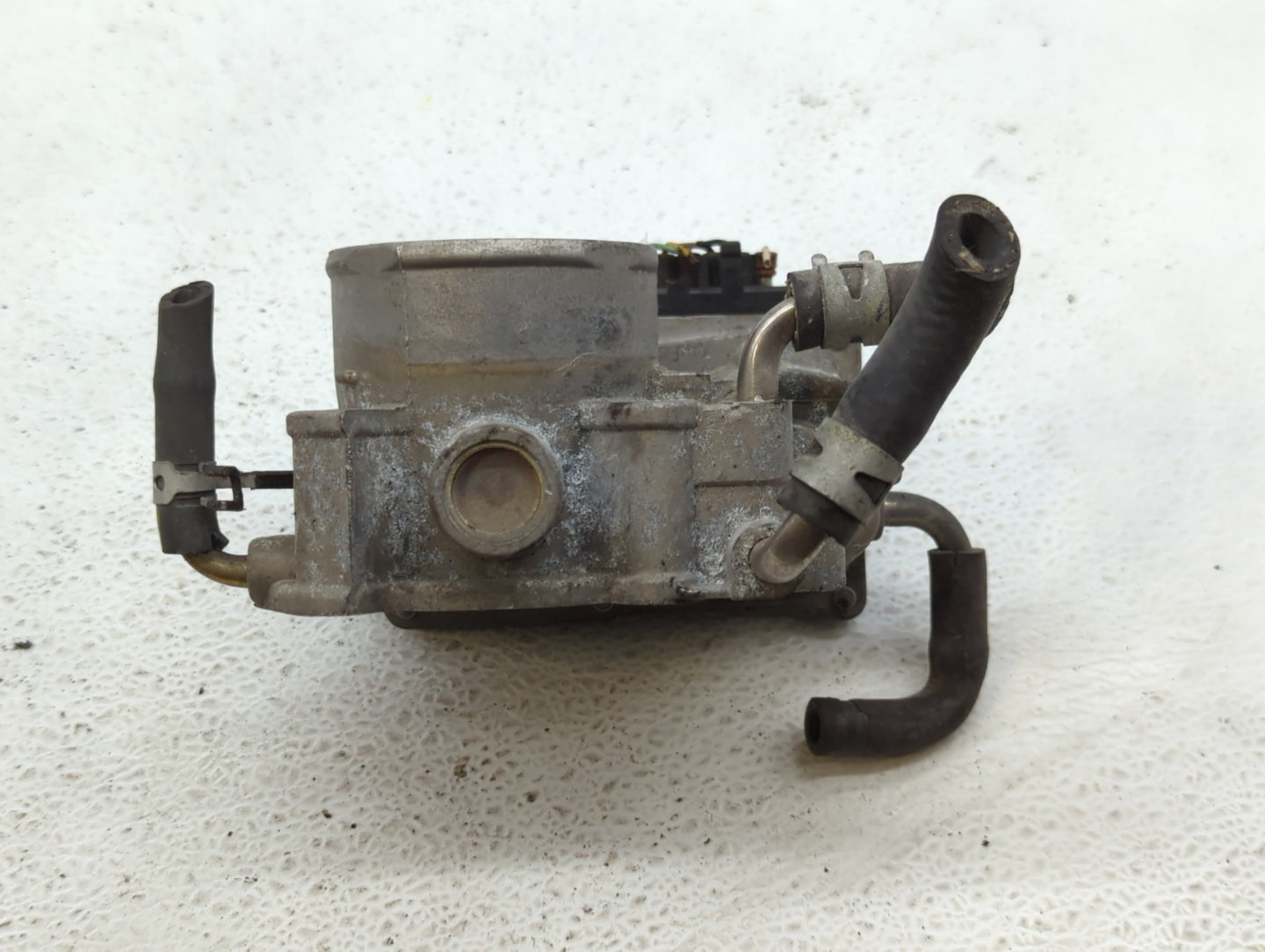 2004-2006 Toyota Solara Throttle Body P/N:22030-28070 22030-0H021, 22030-28060, 22030-0H020 Fits Fits 2004 2005 2006 2007 OE