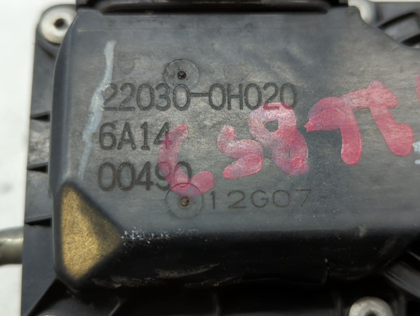 2004-2006 Toyota Solara Throttle Body P/N:22030-28070 22030-0H021, 22030-28060, 22030-0H020 Fits Fits 2004 2005 2006 2007 OE
