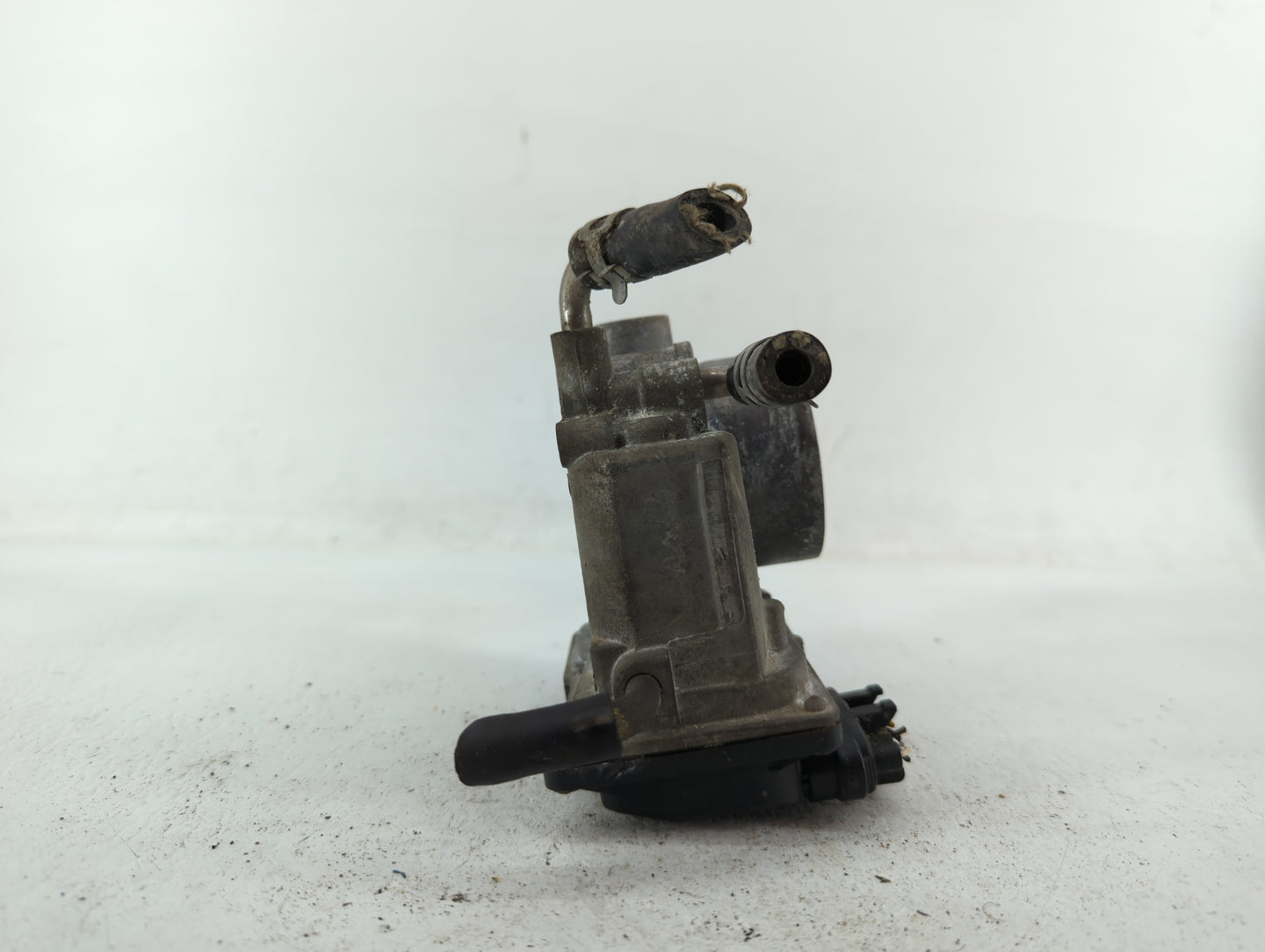 2004-2006 Toyota Solara Throttle Body P/N:22030-0H020 22030-28070, 22030-0H021, 22030-28060 Fits Fits 2004 2005 2006 2007 OE