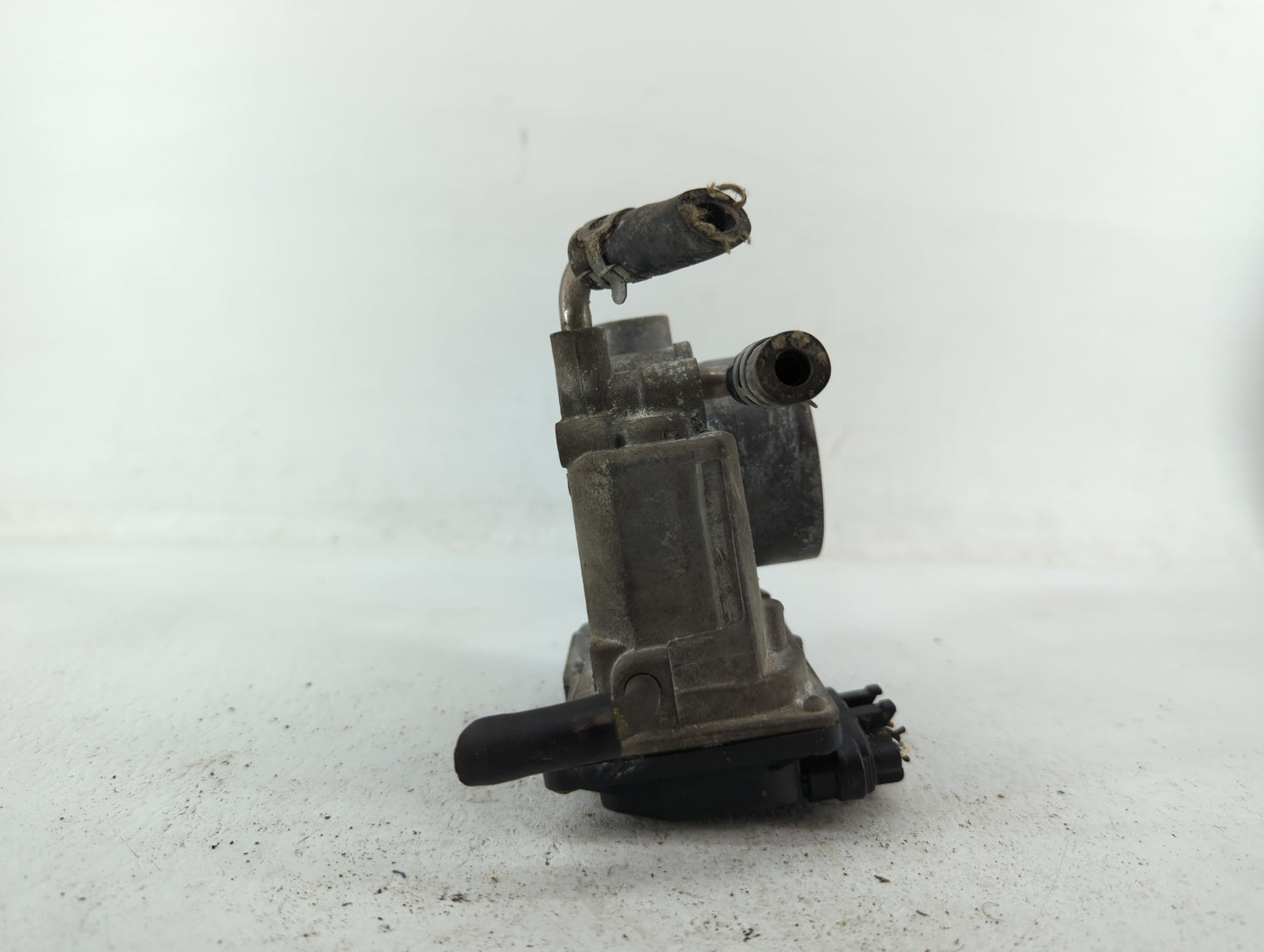2004-2006 Toyota Solara Throttle Body P/N:22030-0H020 22030-28070, 22030-0H021, 22030-28060 Fits Fits 2004 2005 2006 2007 OE
