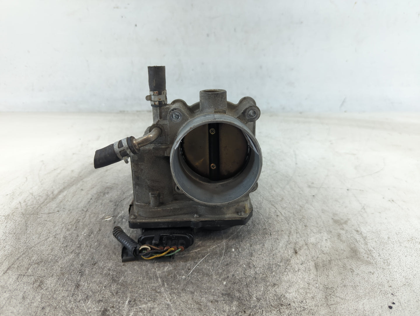 2004-2008 Toyota Solara Throttle Body P/N:22030-0A020 Fits Fits 2003 2004 2005 2006 2007 2008 2009 2010 OEM Used Auto Parts 