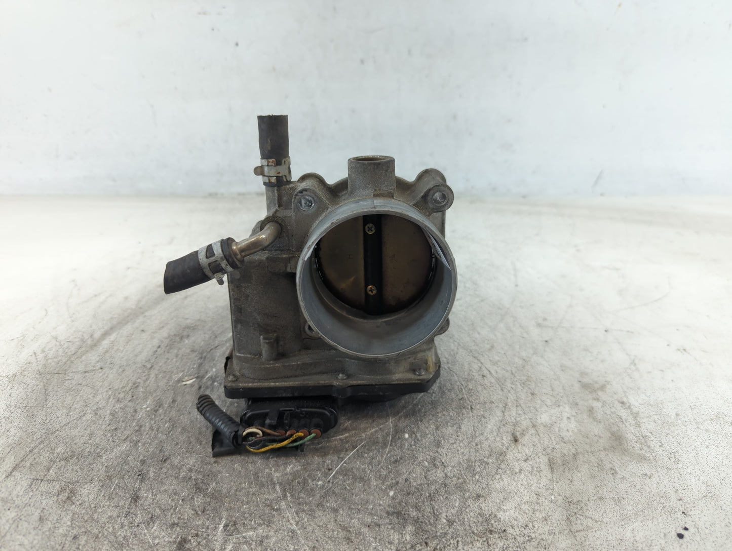 2004-2008 Toyota Solara Throttle Body P/N:22030-0A020 Fits Fits 2003 2004 2005 2006 2007 2008 2009 2010 OEM Used Auto Parts 
