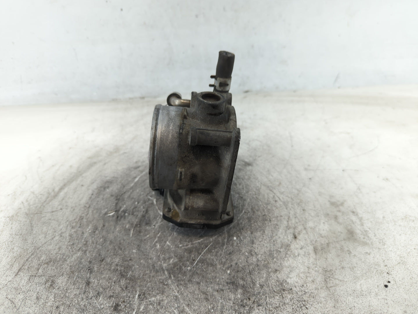2004-2008 Toyota Solara Throttle Body P/N:22030-0A020 Fits Fits 2003 2004 2005 2006 2007 2008 2009 2010 OEM Used Auto Parts 