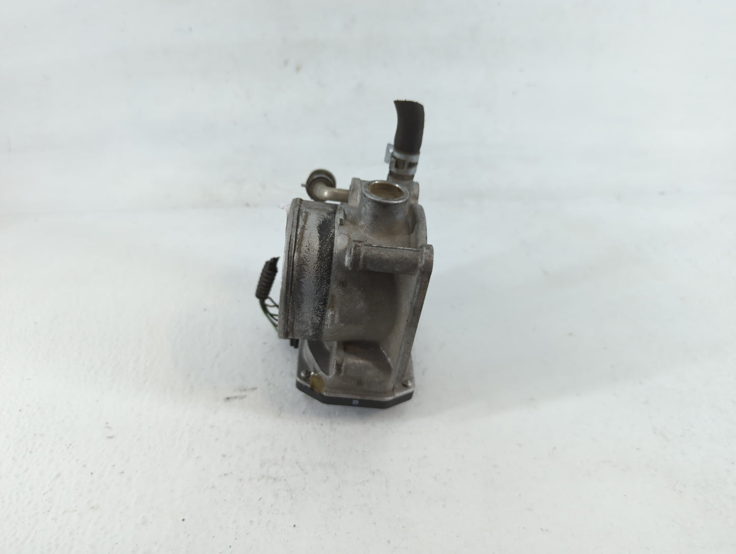 2004-2008 Toyota Solara Throttle Body P/N:22030-0A020 Fits Fits 2003 2004 2005 2006 2007 2008 2009 2010 OEM Used Auto Parts 