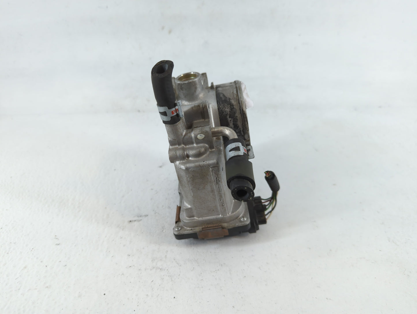 2004-2008 Toyota Solara Throttle Body P/N:22030-0A020 Fits Fits 2003 2004 2005 2006 2007 2008 2009 2010 OEM Used Auto Parts 