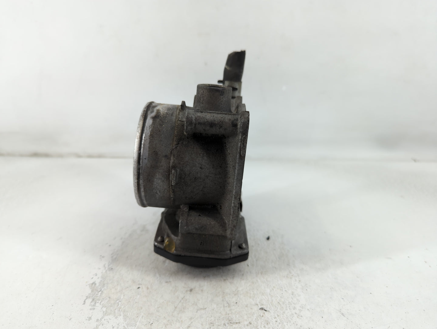 2004-2008 Toyota Solara Throttle Body P/N:22030-0A020 Fits Fits 2003 2004 2005 2006 2007 2008 2009 2010 OEM Used Auto Parts 