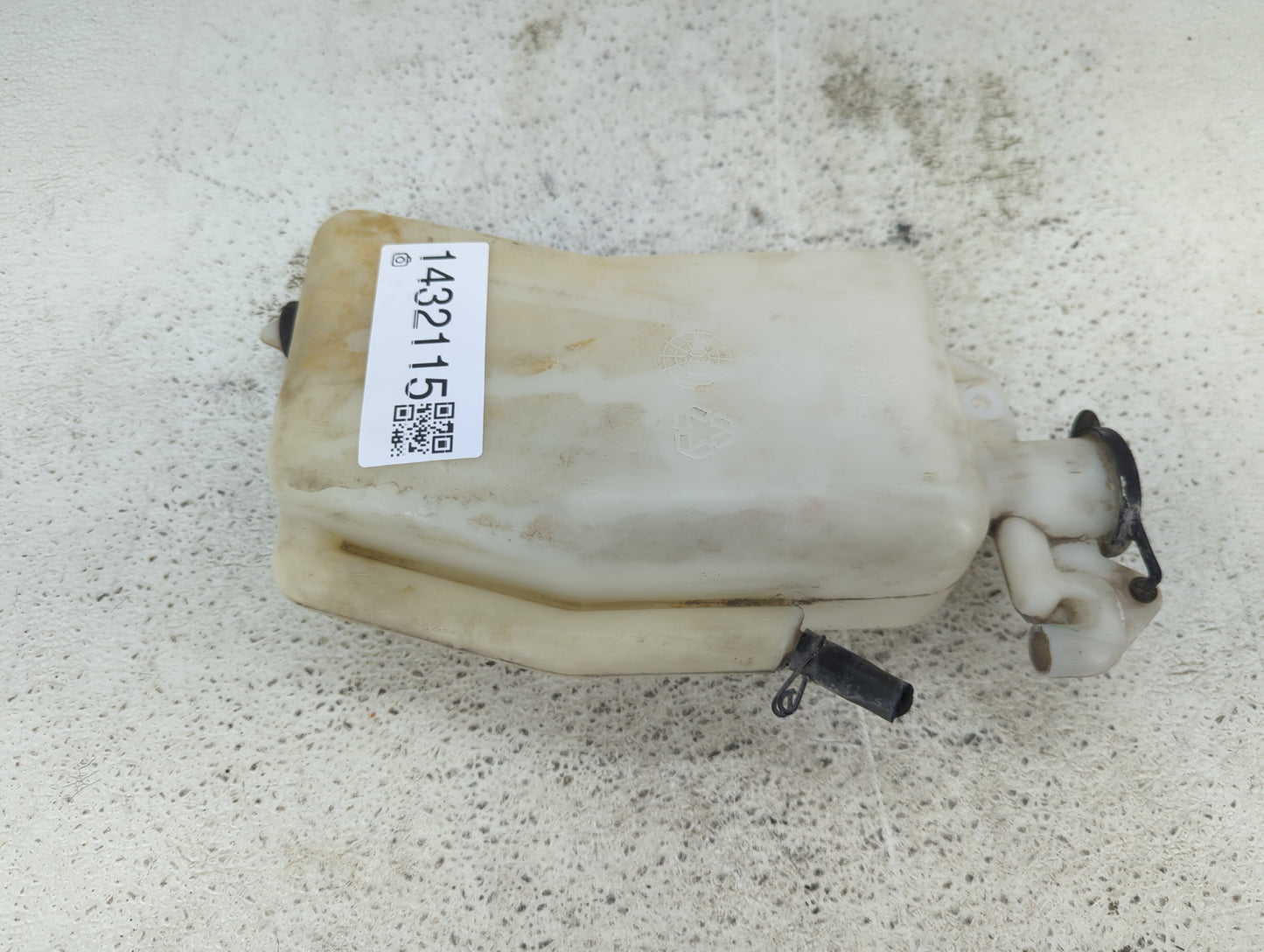 2000-2006 Toyota Tundra Radiator Coolant Overflow Expansion Tank Bottle 1432115 - Oemusedautoparts1.com
