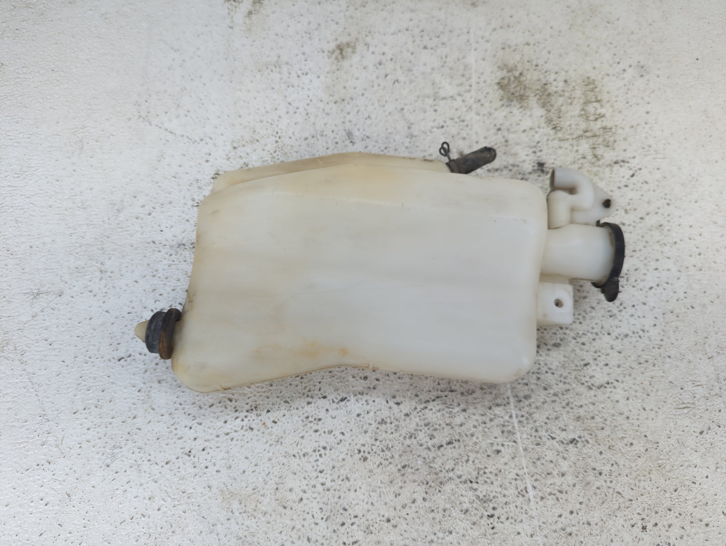 2000-2006 Toyota Tundra Radiator Coolant Overflow Expansion Tank Bottle 1432115 - Oemusedautoparts1.com