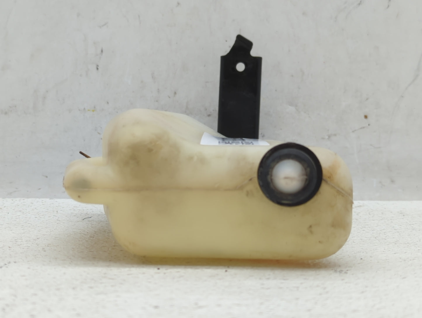 2000-2006 Toyota Tundra Radiator Coolant Overflow Expansion Tank Bottle - Oemusedautoparts1.com