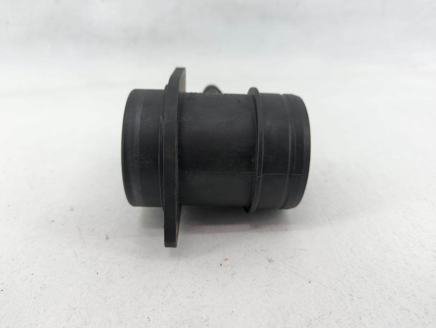 2001-2005 Volkswagen Beetle Mass Air Flow Meter Maf 617520 - Oemusedautoparts1.com