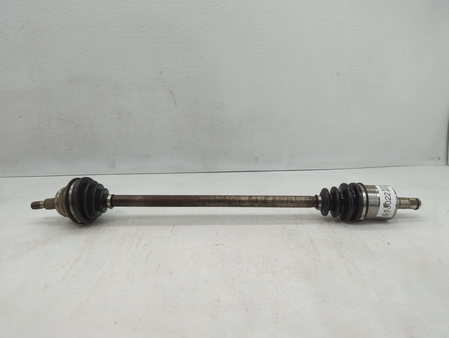 2004 Volkswagen Beetle Axle Shaft Front Passenger Cv C/v - Oemusedautoparts1.com