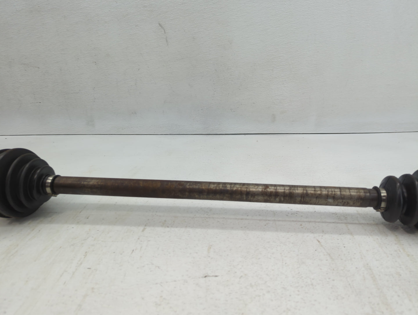 2004 Volkswagen Beetle Axle Shaft Front Passenger Cv C/v - Oemusedautoparts1.com