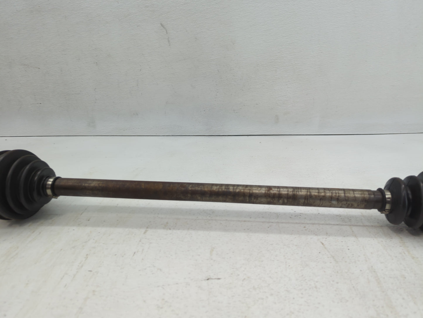 2004 Volkswagen Beetle Axle Shaft Front Passenger Cv C/v - Oemusedautoparts1.com