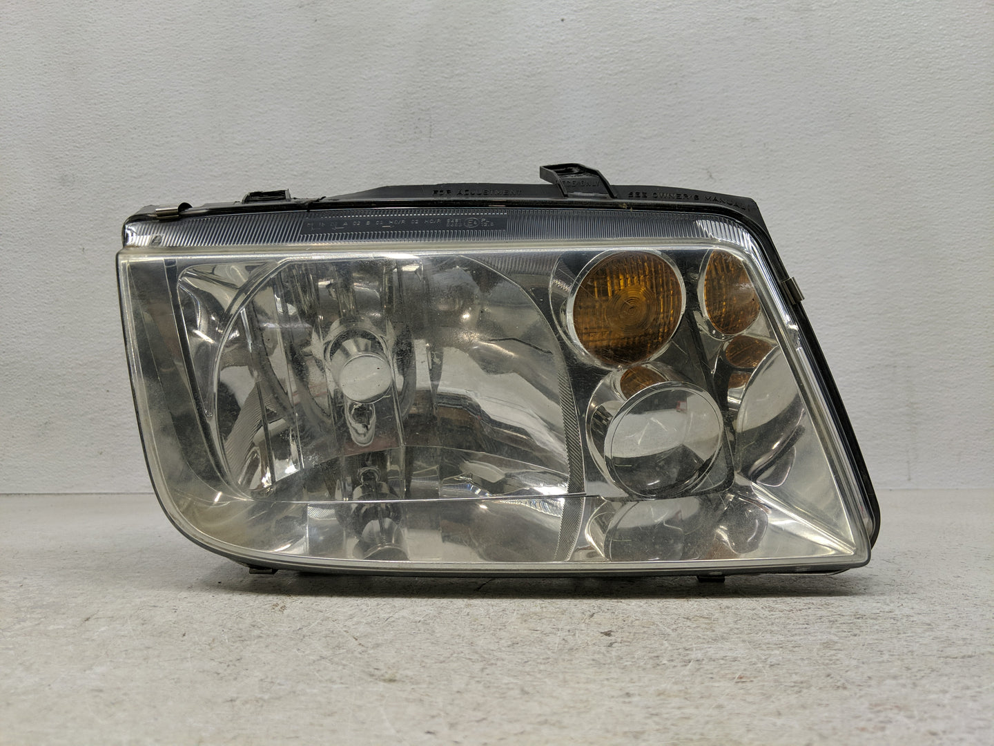 2002-2006 Volkswagen Jetta Passenger Right Oem Head Light Headlight Lamp - Oemusedautoparts1.com