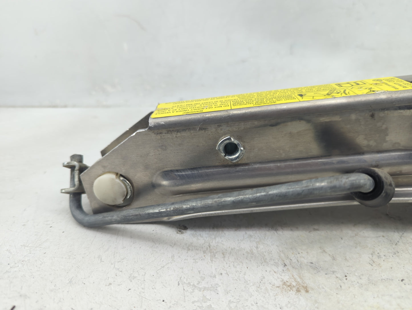 2004 Volkswagen Jetta Spare Scissor Car Jack - Oemusedautoparts1.com