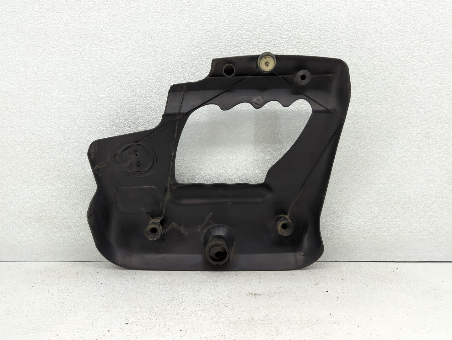 2004 Volkswagen Jetta Engine Cover - Oemusedautoparts1.com
