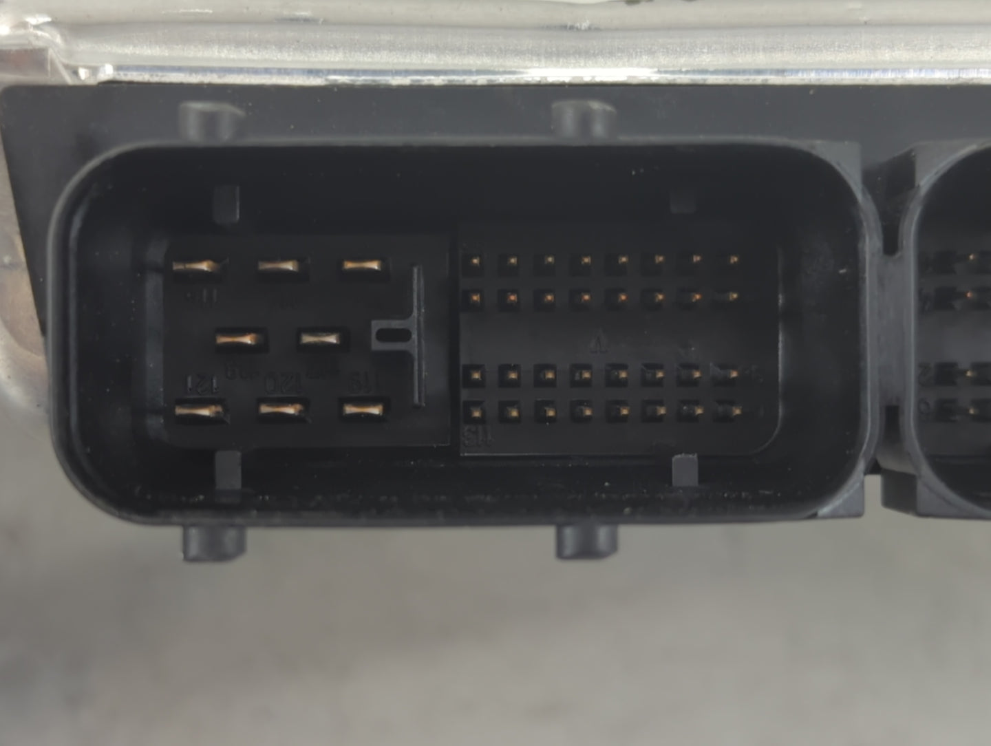 2004-2005 Volkswagen Passat PCM Engine Control Computer ECU ECM PCU OEM P/N:4B0 906 018 DP Fits Fits 2004 2005 OEM Used Auto