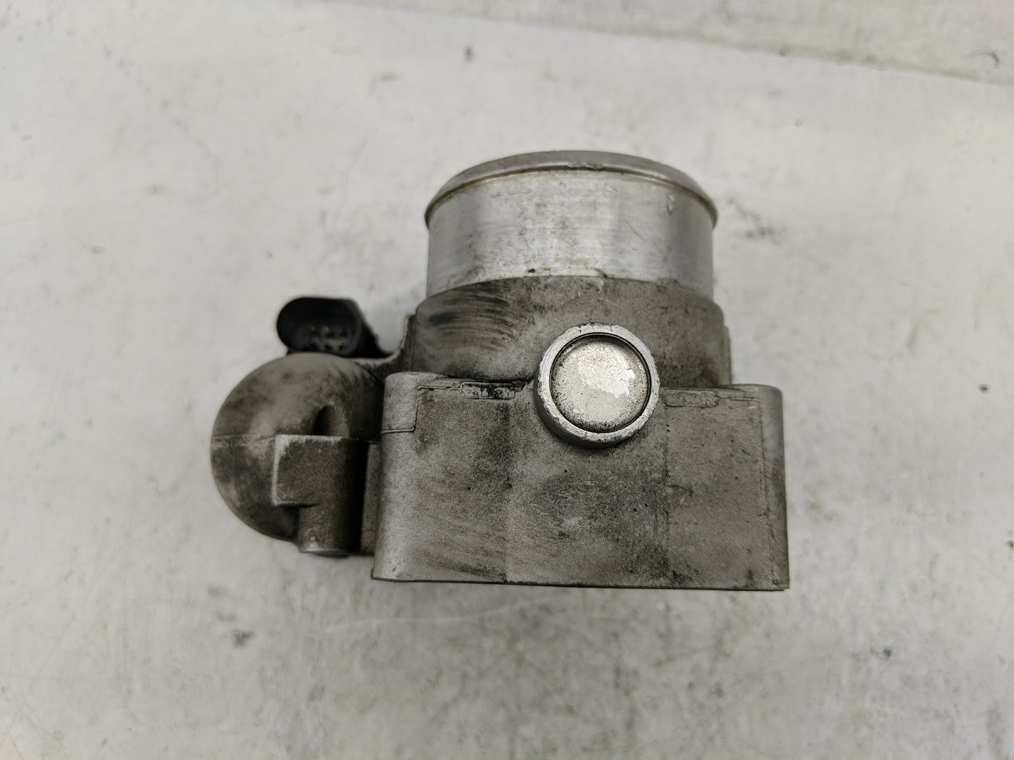 1999-2005 Volkswagen Passat Throttle Body P/N:06B 133 062 M Fits Fits 1999 2000 2001 2002 2003 2004 2005 2006 OEM Used Auto 