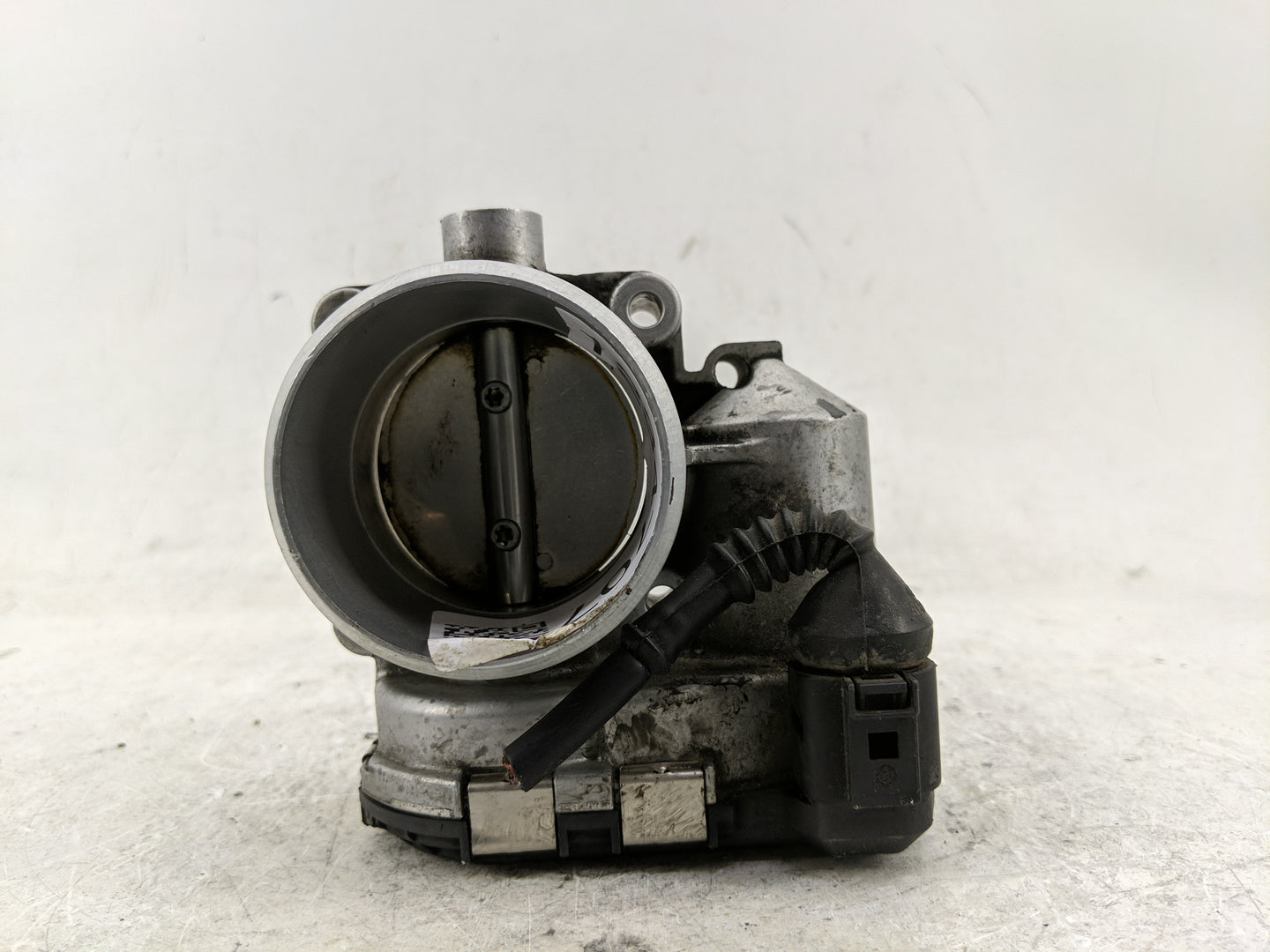 1999-2005 Volkswagen Passat Throttle Body P/N:06B 133 062 M Fits Fits 1999 2000 2001 2002 2003 2004 2005 2006 OEM Used Auto 