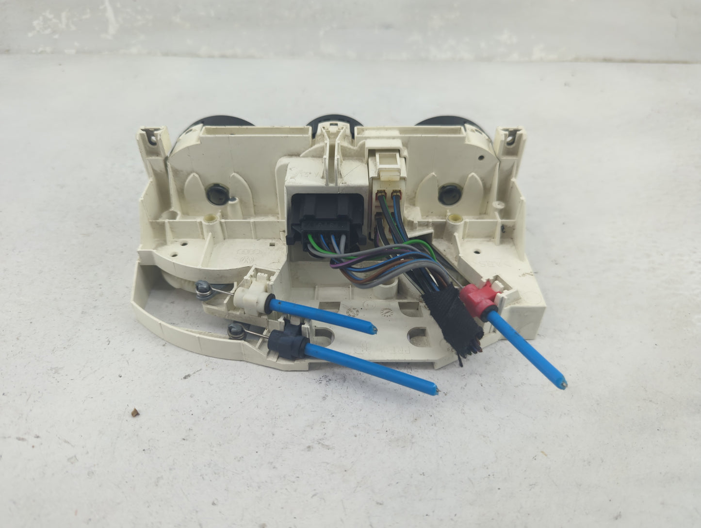 1998-2005 Volkswagen Passat Climate Control Module Temperature AC/Heater Replacement P/N:1J0820045F Fits OEM Used Auto Parts