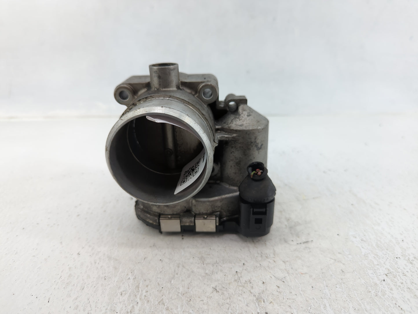 1999-2005 Volkswagen Passat Throttle Body P/N:06B 133 062 M Fits Fits 1999 2000 2001 2002 2003 2004 2005 2006 OEM Used Auto 