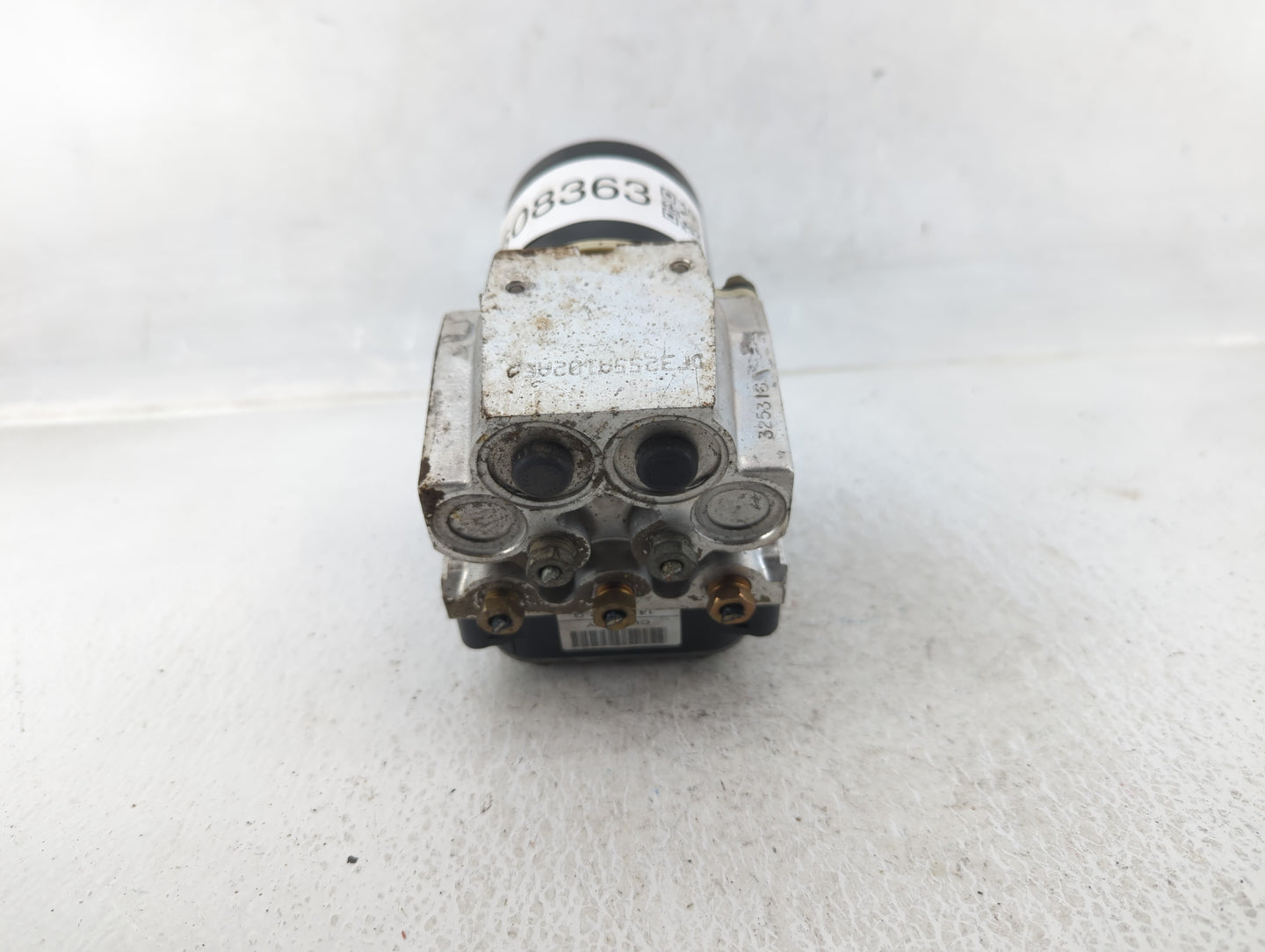 2004 Volkswagen Rabbit ABS Pump Control Module Replacement P/N:P52121407AB Fits OEM Used Auto Parts - Oemusedautoparts1.com