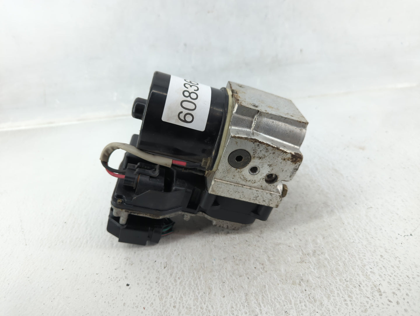 2004 Volkswagen Rabbit ABS Pump Control Module Replacement P/N:P52121407AB Fits OEM Used Auto Parts - Oemusedautoparts1.com