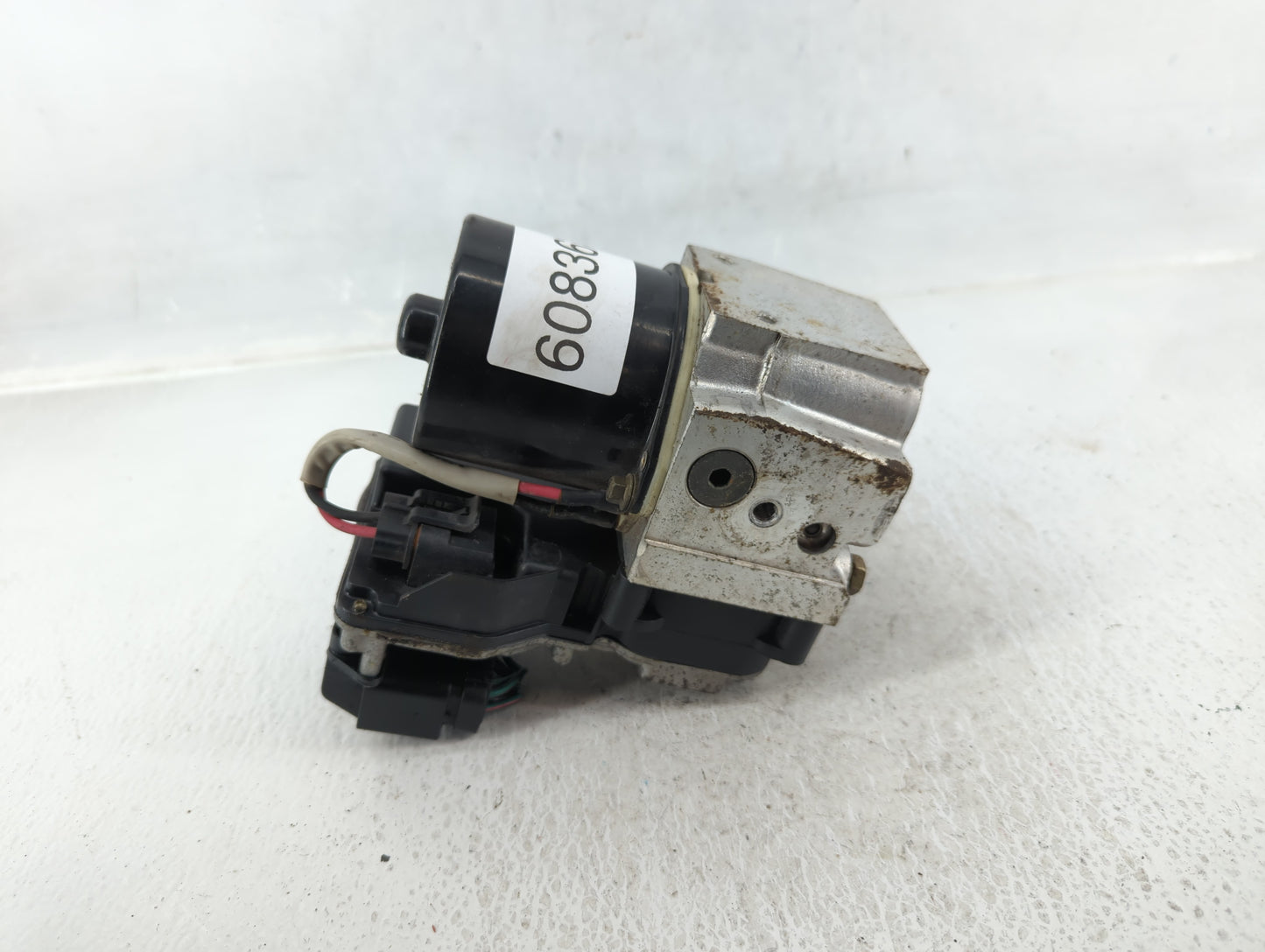 2004 Volkswagen Rabbit ABS Pump Control Module Replacement P/N:P52121407AB Fits OEM Used Auto Parts - Oemusedautoparts1.com