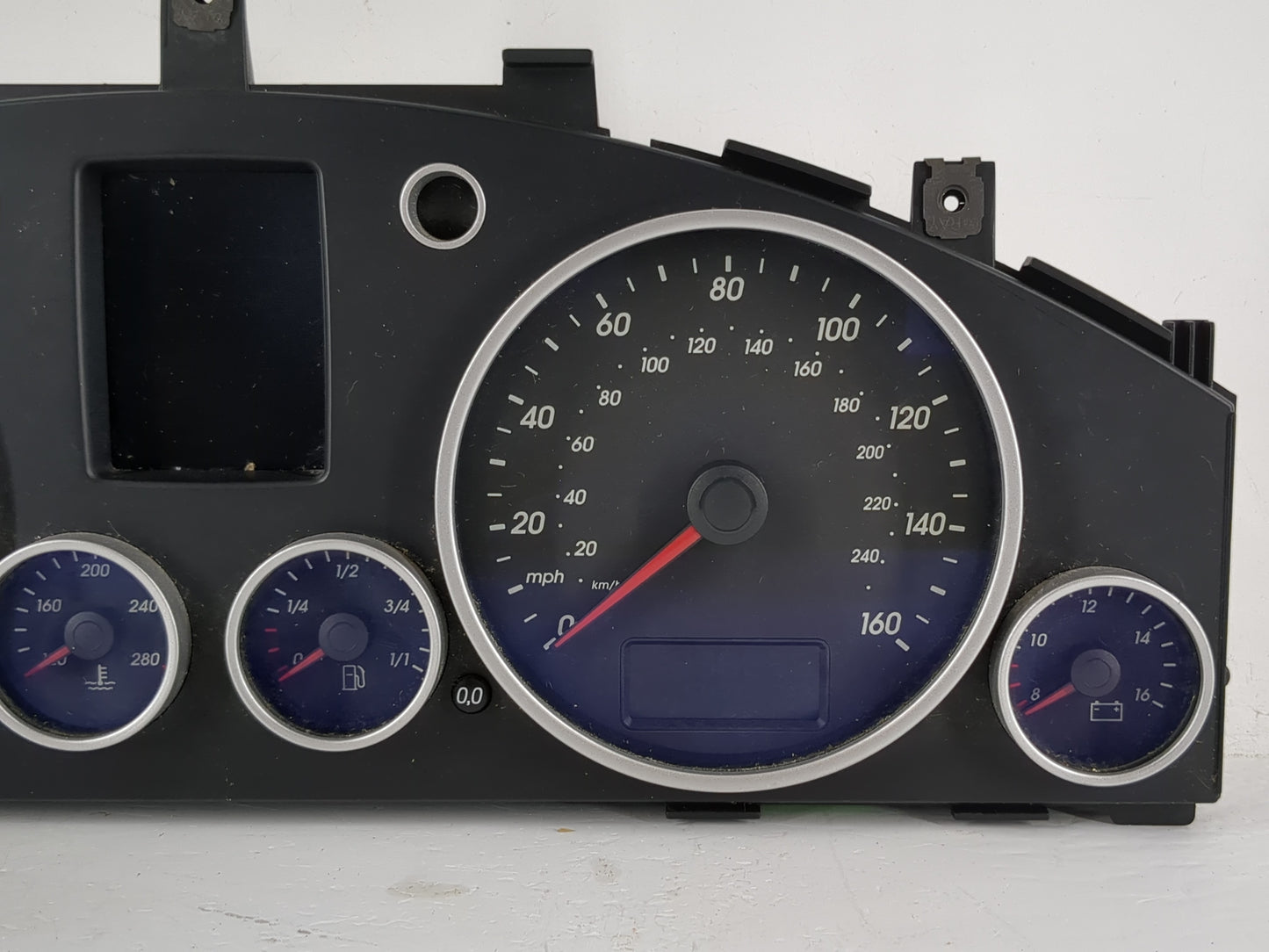 2004 Volkswagen Touareg Instrument Cluster Speedometer Gauges P/N:6 033 ED0 097 Fits OEM Used Auto Parts - Oemusedautoparts1
