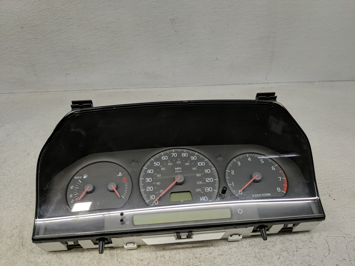 2001-2004 Volvo C70 Instrument Cluster Speedometer Gauges P/N:69294-320T 9472527 Fits Fits 2001 2002 2003 2004 OEM Used Auto