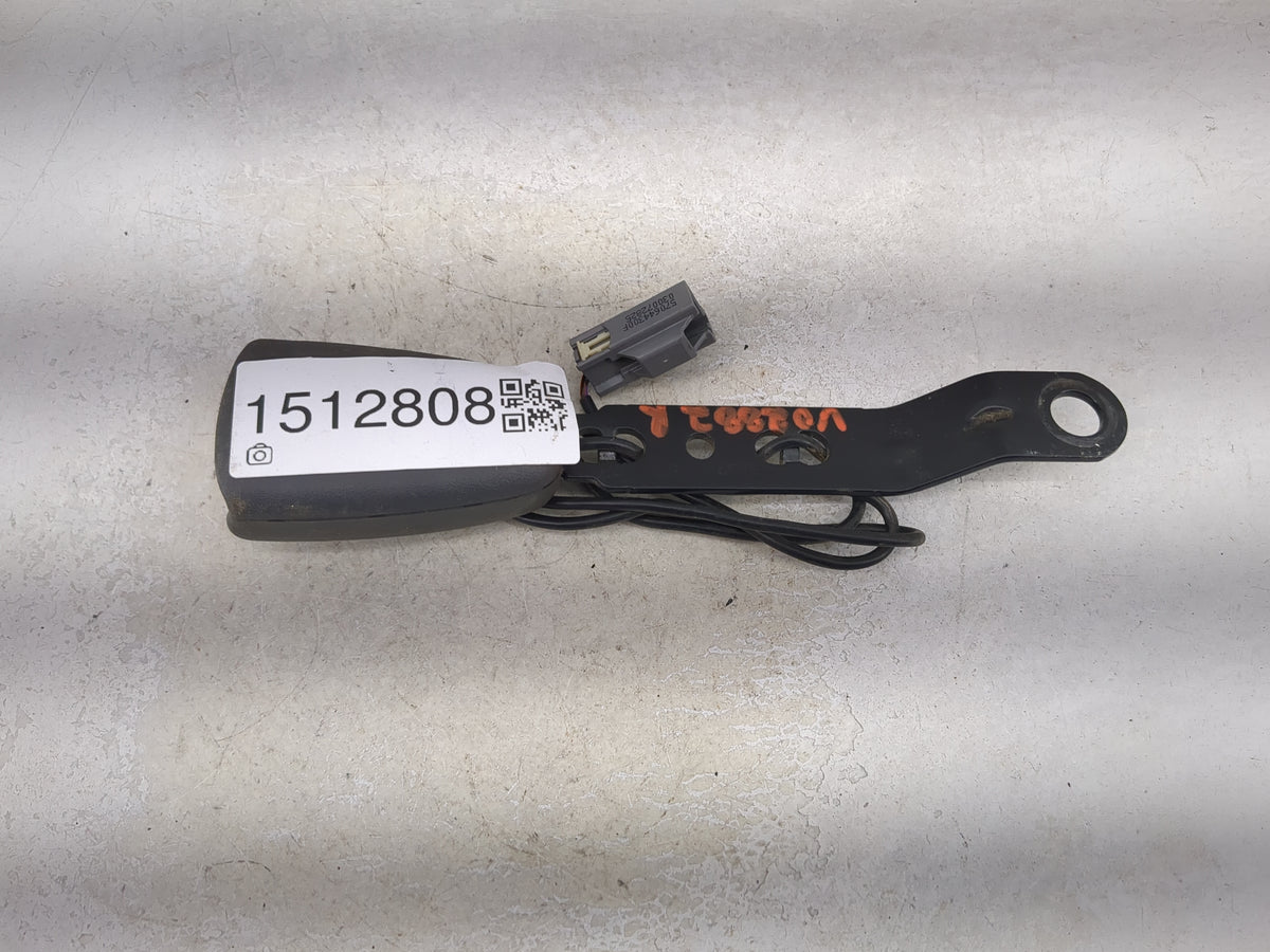 2000-2004 Volvo C70 Passenger Front Seatbelt Buckle - Oemusedautoparts1.com