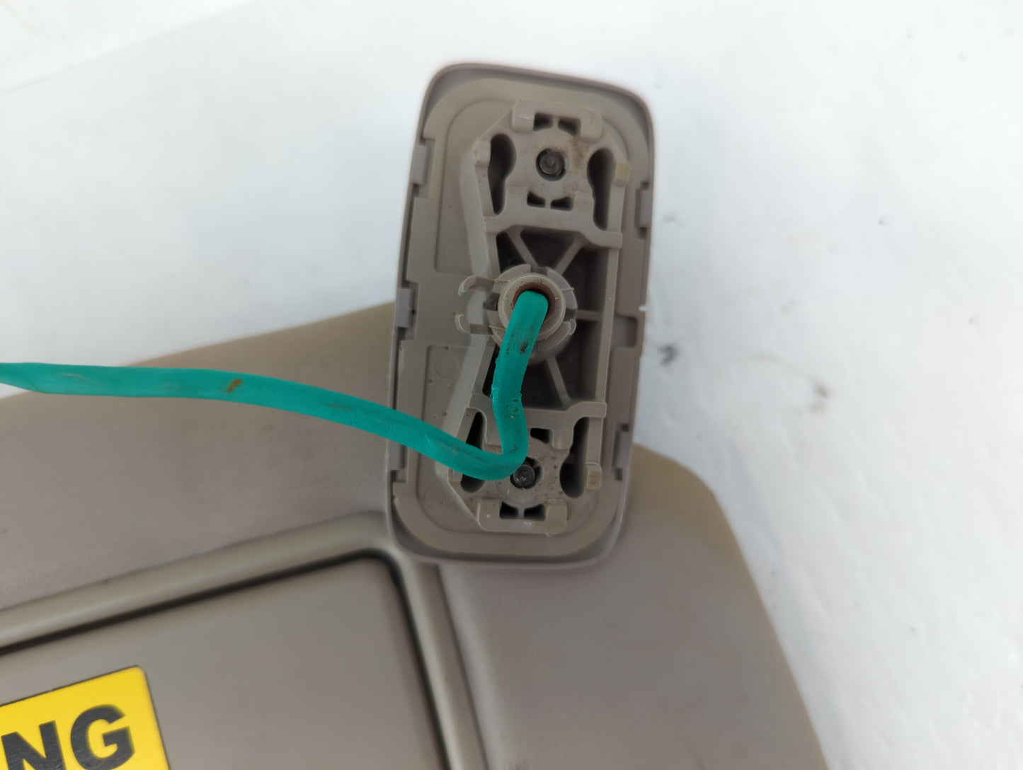 2004-2006 Volvo S40 Sun Visor Shade Replacement Passenger Right Mirror Fits Fits 2004 2005 2006 OEM Used Auto Parts - Oemuse